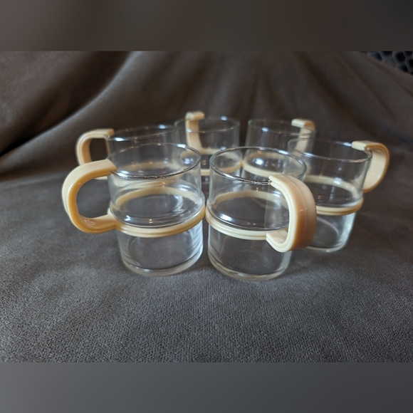 6 Vintage Glass Mugs 8oz Coffee or Tea Glass Mugs with Cream Coloured Plastic - Picture 8 of 9